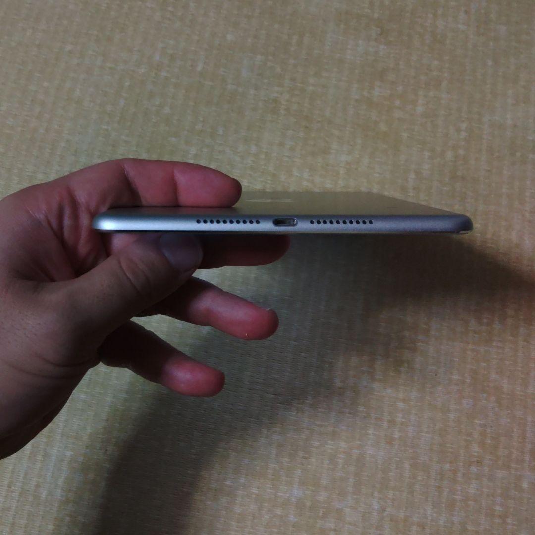 Apple iPad mini4 128GBシルバー 本体