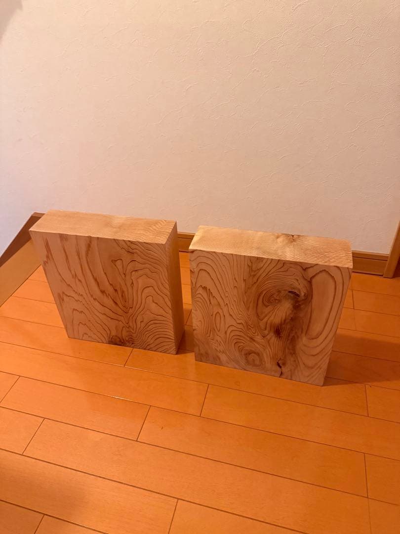 天然杉の一枚板極上木目サイドテーブルやベンチ、ラックなどに蜜蝋クリーム仕上げ