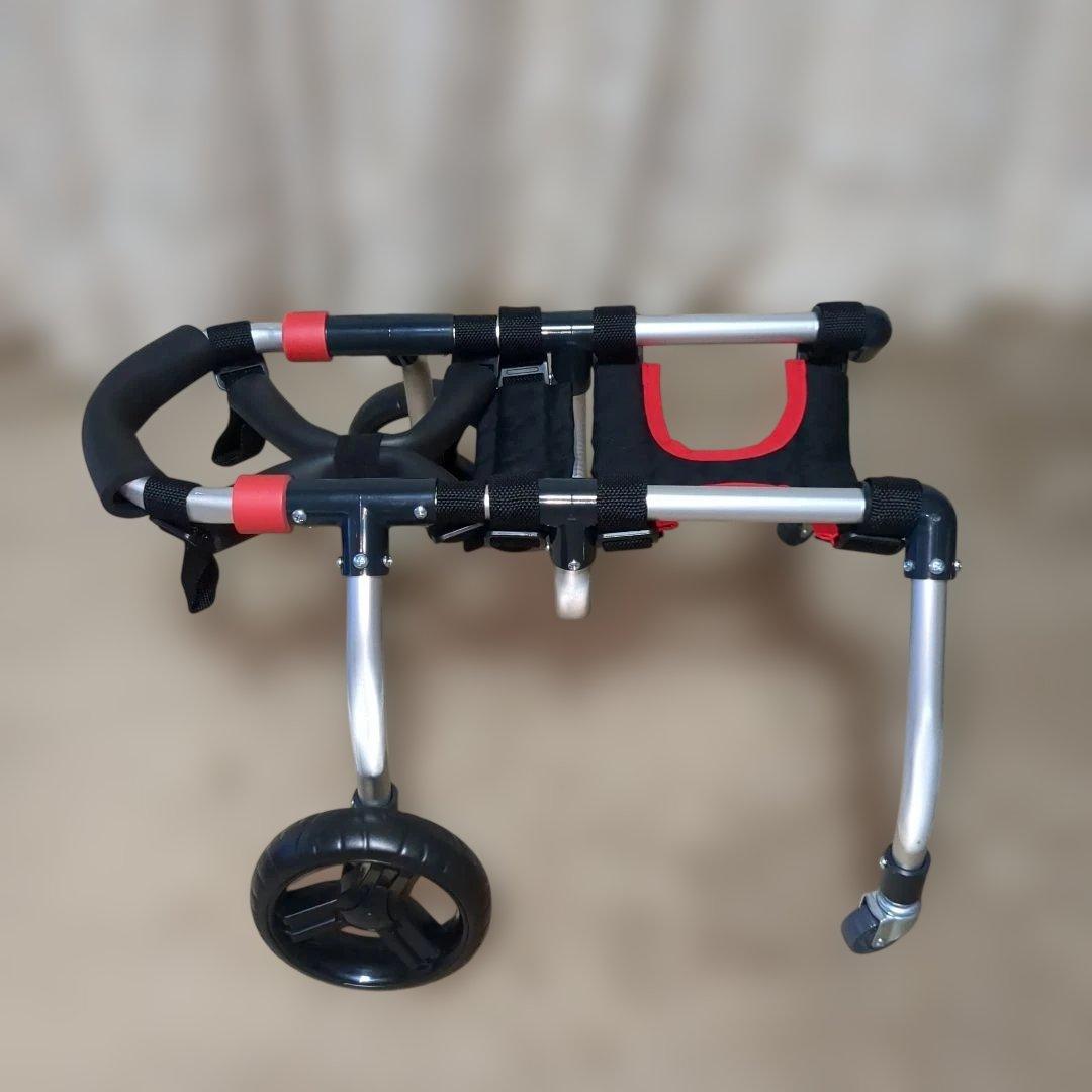 ワンちゃん4輪　リハビリ　食事補助　犬用車椅子　体制維持　犬の歩行器