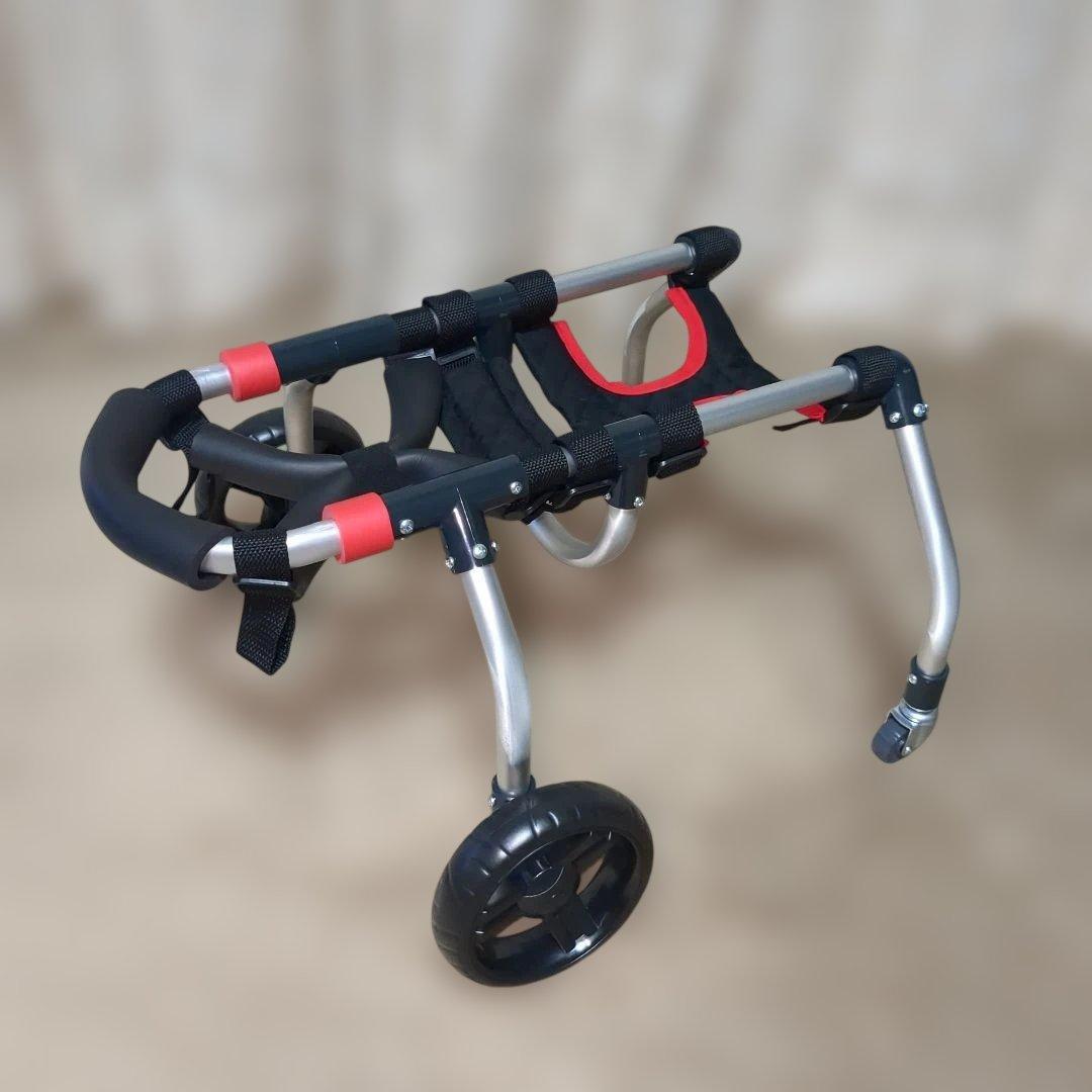 ワンちゃん4輪　リハビリ　食事補助　犬用車椅子　体制維持　犬の歩行器