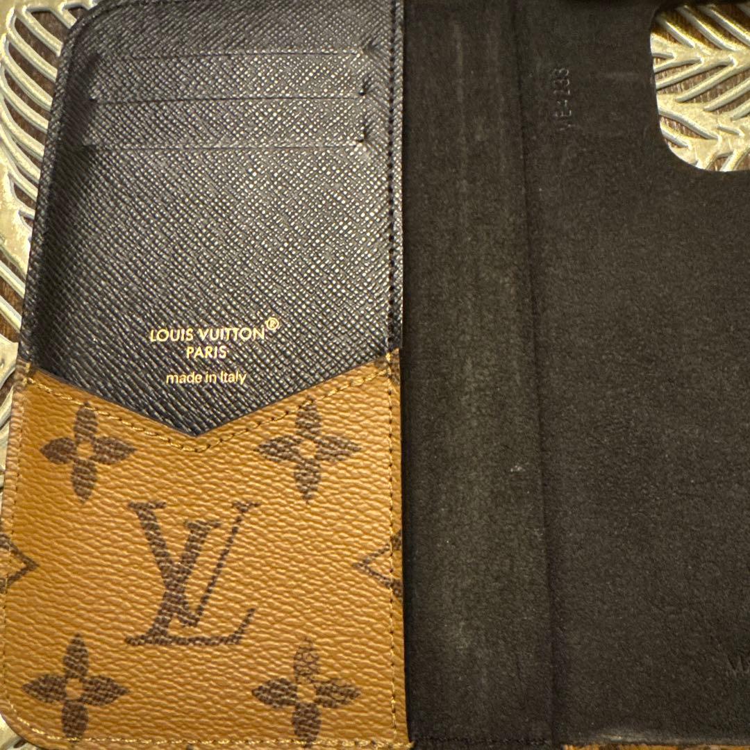 LOUISVUITTON iPhon15PROフォリオ モノグラム リバース