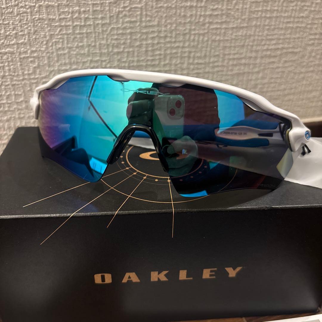 新品未使用　オークリー　レーダーevパス　プリズム　サファイア
