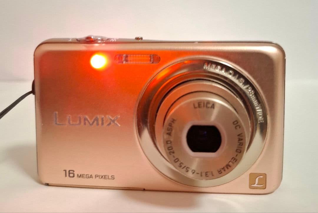 [美品]パナソニック Panasonic LUMIX DMC-FH7 コンデジ