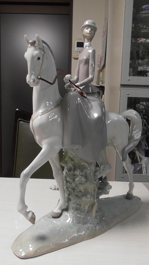 ヨシカネ　LLADRO　リヤドロ　【白い馬の少女】１5　リアドロ　L487