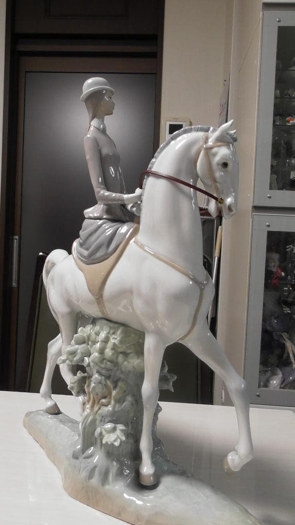 ヨシカネ　LLADRO　リヤドロ　【白い馬の少女】１5　リアドロ　L487