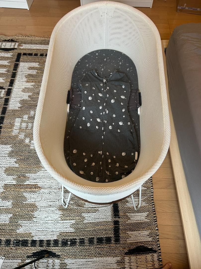 SNOO スマートスリーパー ベビーベッド – 安全