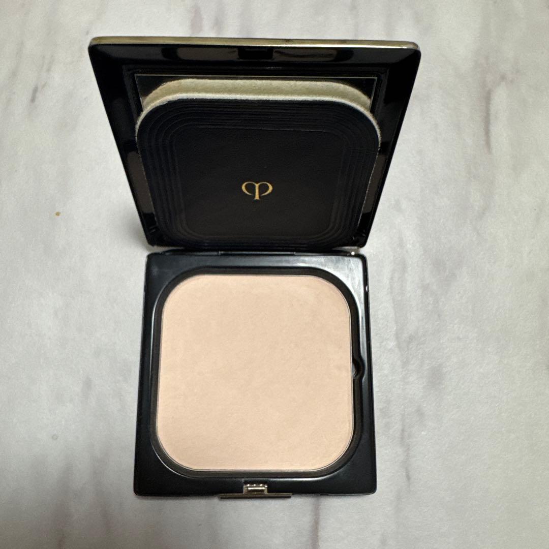 クレドポーボーテ　プードルコンパクトエサンシエルｎ（エレガントスリム）