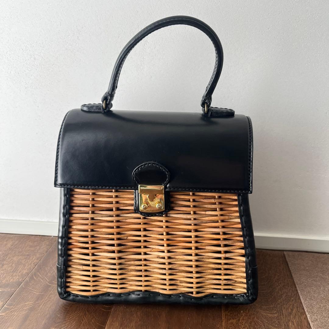 エバゴス　eb.a.gos かっちりバッグ（カーフケリー）