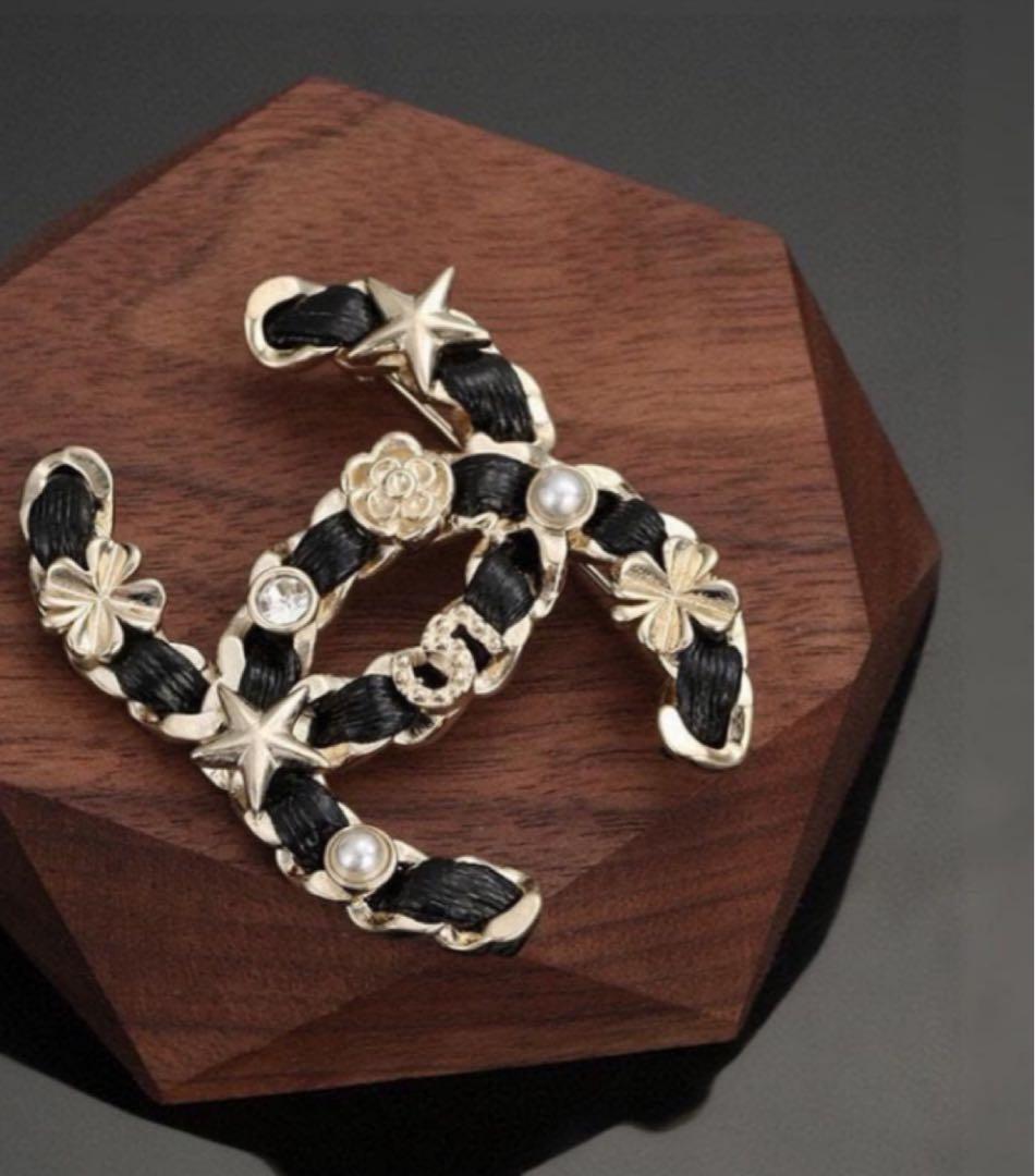 CHANEL ブローチ