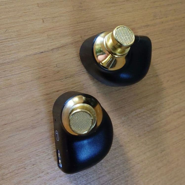 有線ピヤホン3 + 龍柱4.4バランスケーブル