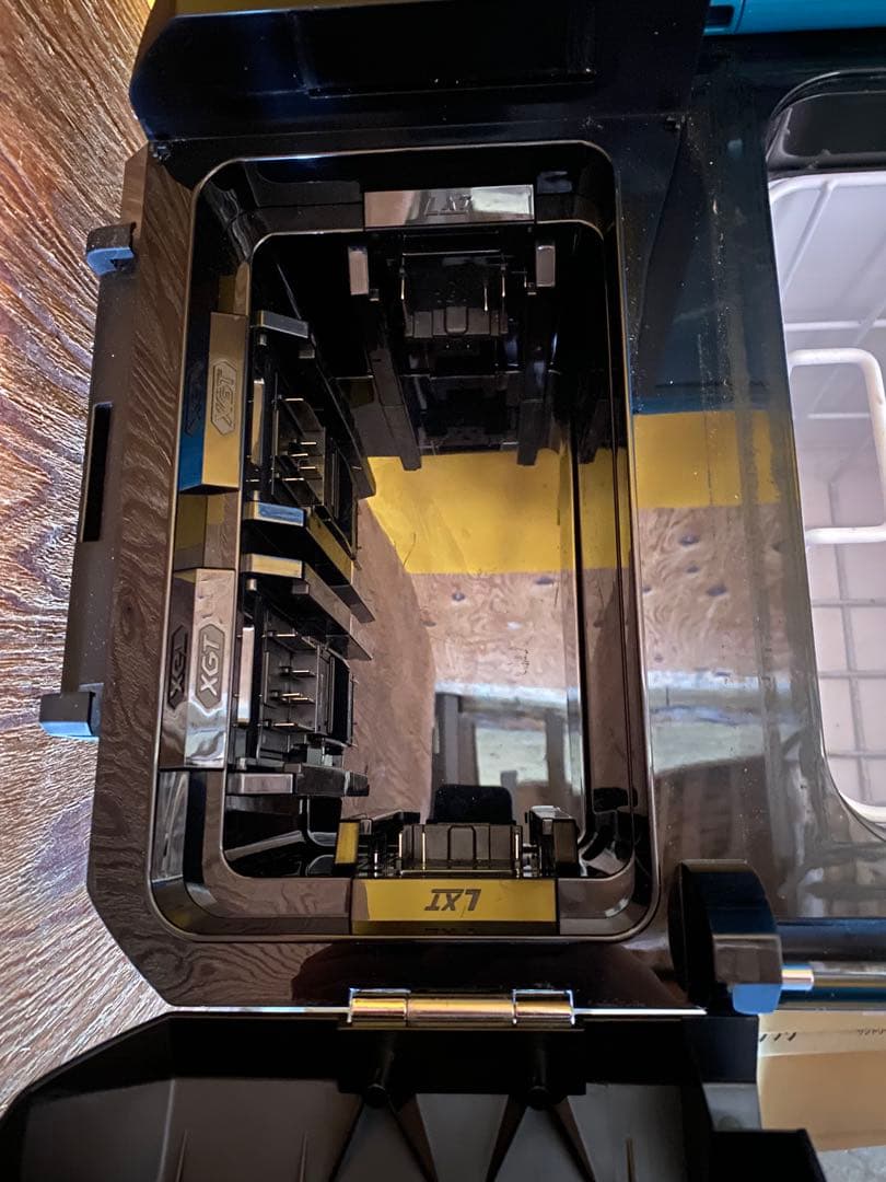 2/8まで値下げ makita マキタ 充電式保冷温庫 CW004G