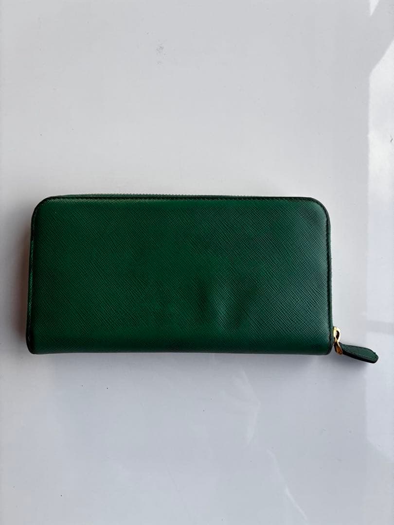 PRADA グリーン レザー 長財布