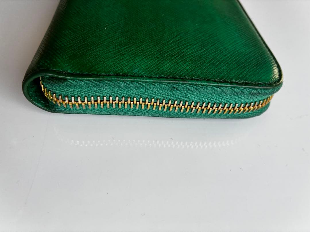 PRADA グリーン レザー 長財布
