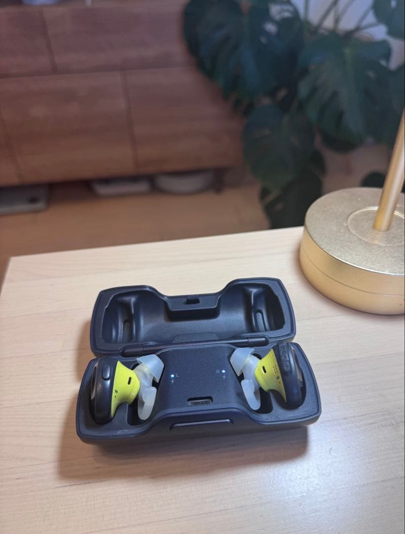 Bose ワイヤレスイヤホン ブラック・イエロー