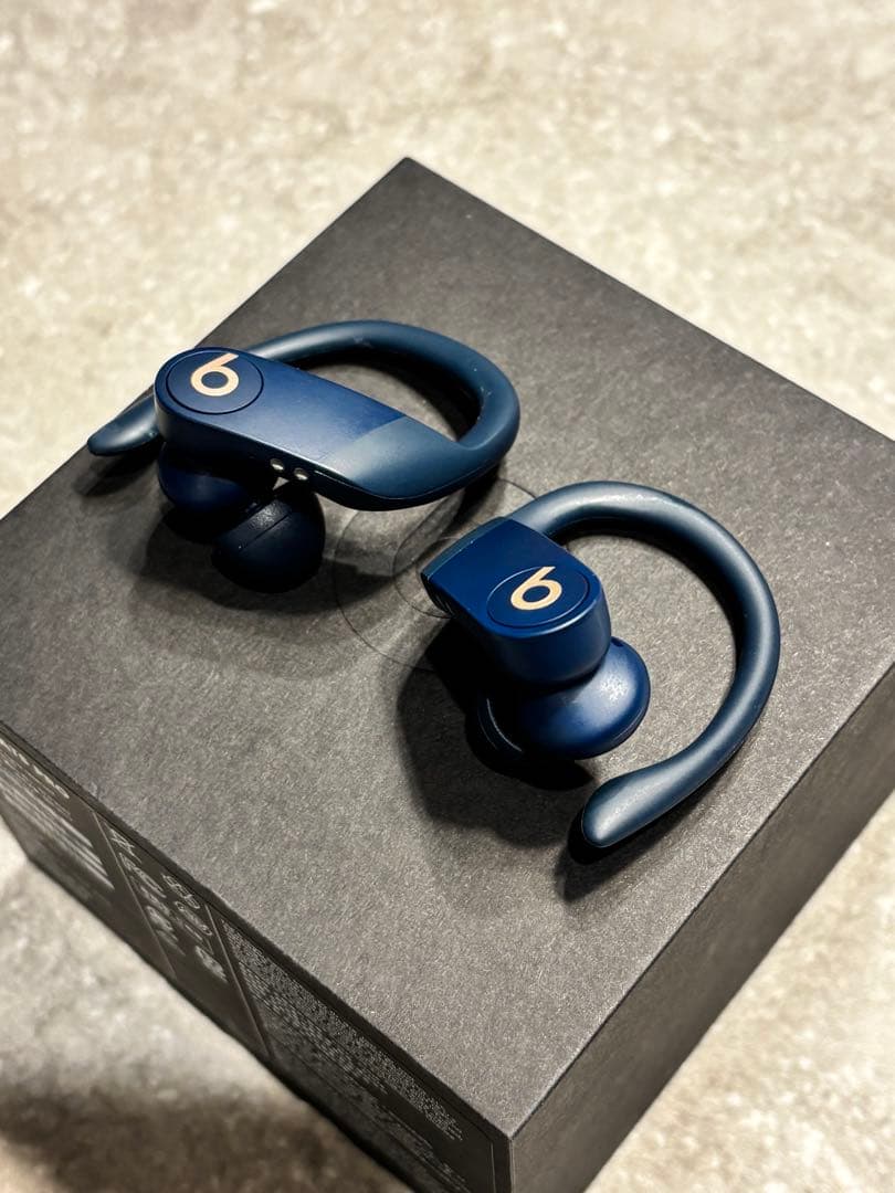 【Powerbeats Pro】ネイビー