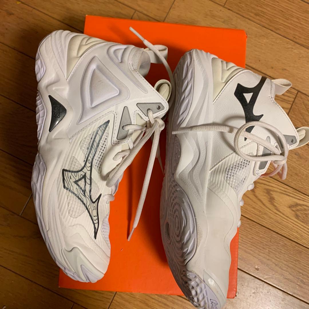 ★美品★お値下げ可能！ミズノ バレーシューズ24㎝ ウェーブモーメンタム3