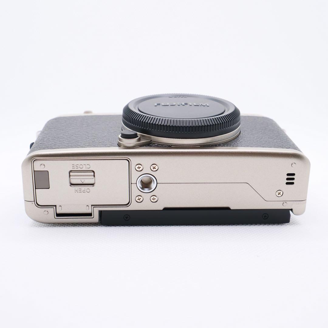 フジフイルム X-T100 ボディ シャンパンゴールド　FUJIFILM