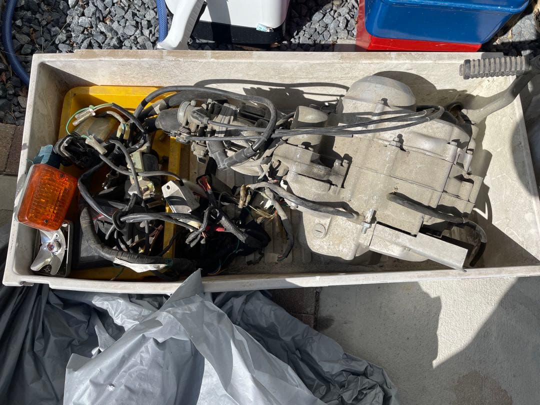 パーツ Yasuharu Matsui