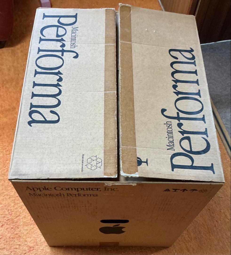 Macintosh Performa 575 本体と周辺機器