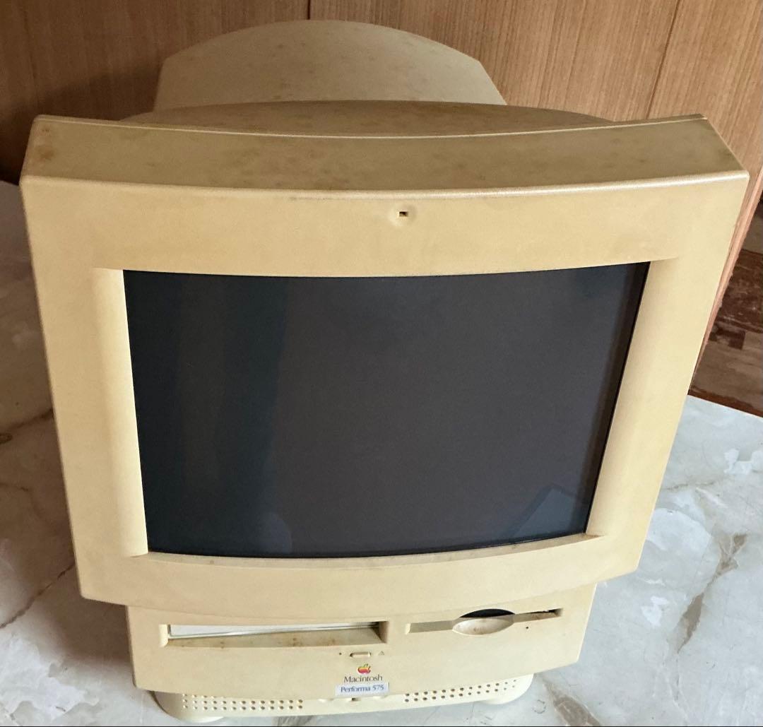 Macintosh Performa 575 本体と周辺機器