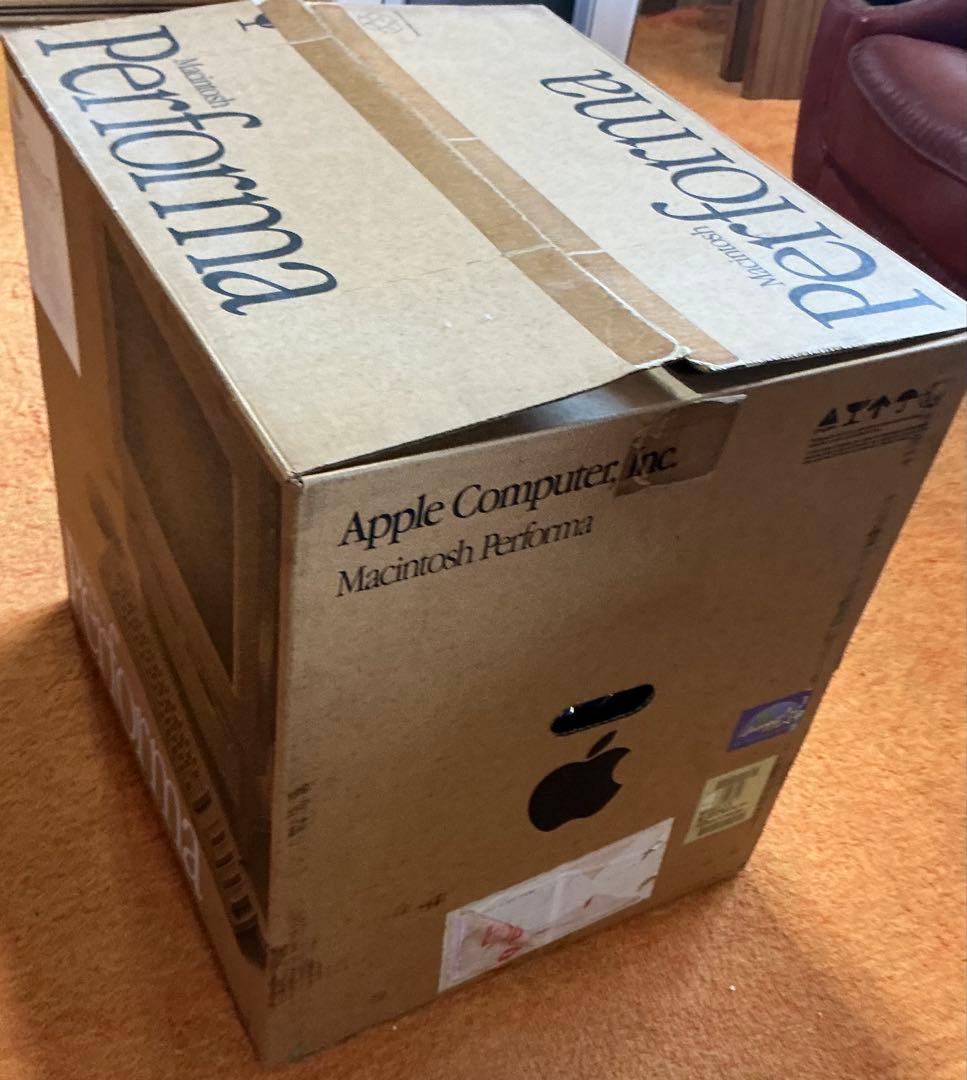 Macintosh Performa 575 本体と周辺機器