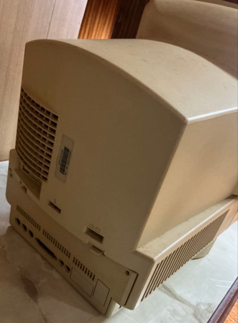 Macintosh Performa 575 本体と周辺機器