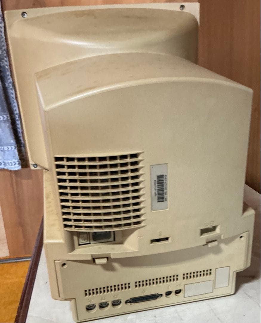 Macintosh Performa 575 本体と周辺機器
