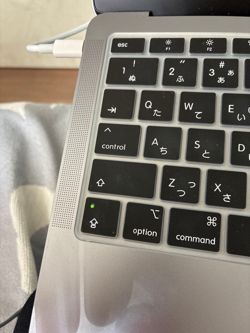 極美品　MacBook Air 13インチ 2020年 Intelモデル