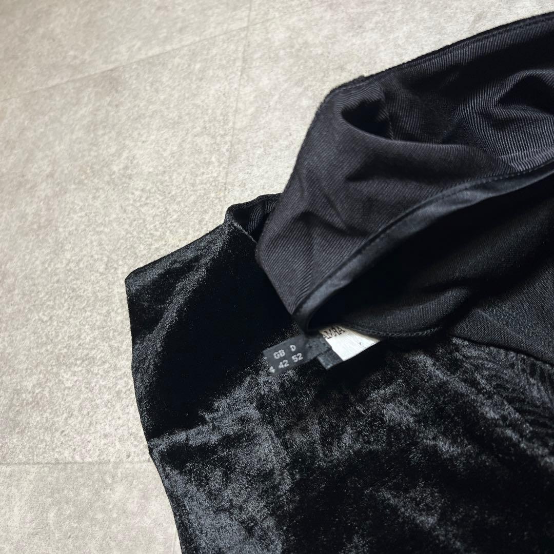 ジョルジオアルマーニGIRGIOARMANIベルベットジレ ベスト黒｜高級感あり