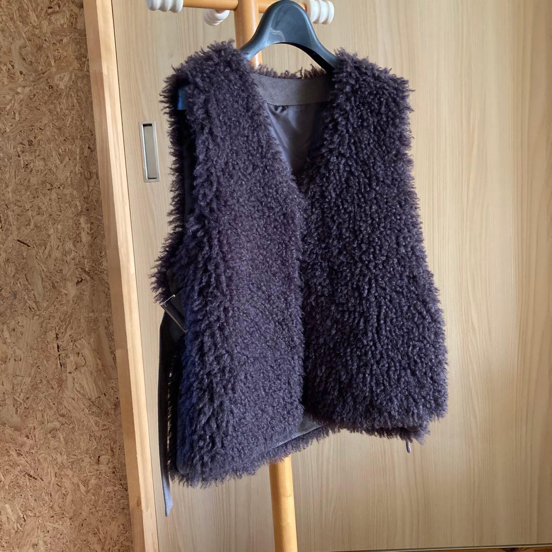 【douce Harmonie】フェイクファーベスト 両脇バックル調整可能