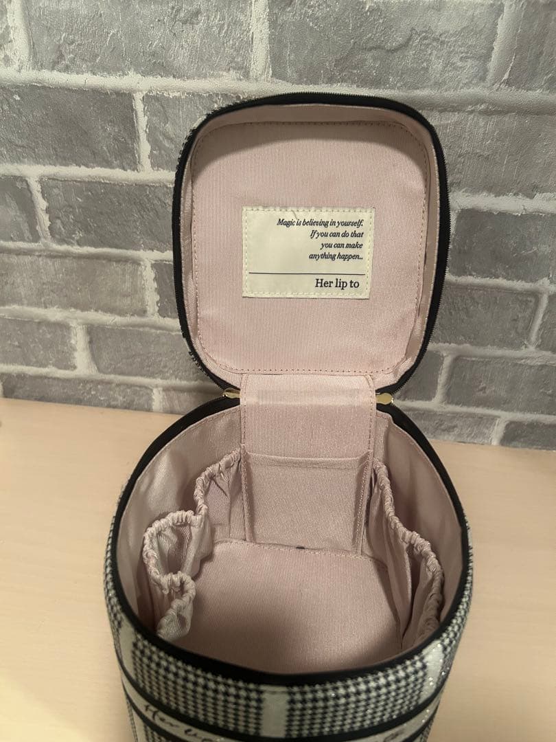 her lip to バニティバック