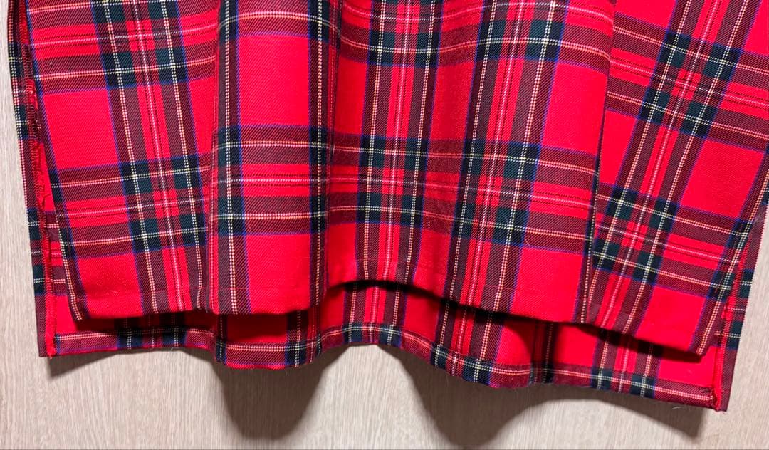 サラウェアsarah wear未使用タグ付ウール赤レッドチェックワンピース日本製