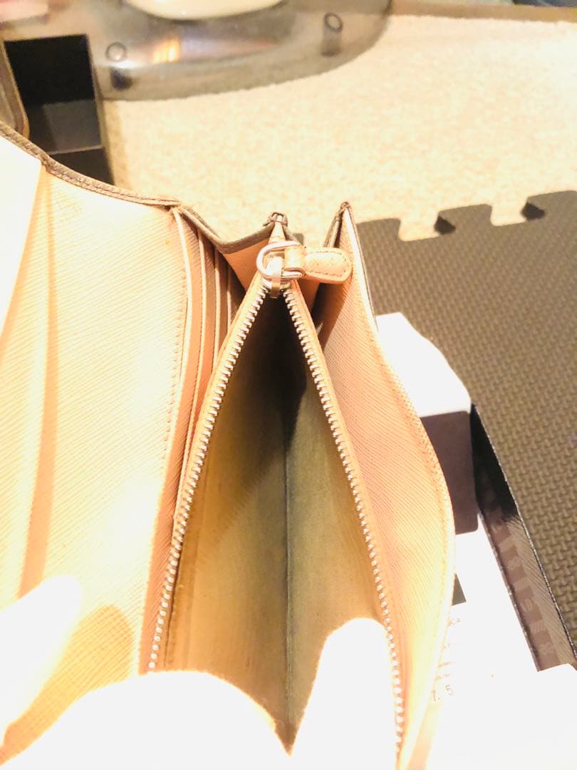 PRADA グレー 長財布