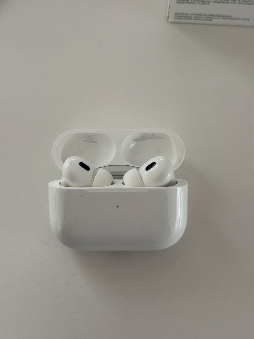 極美品　【純正】AirPods Pro 2 Type-C 付属品完備　ケース付き