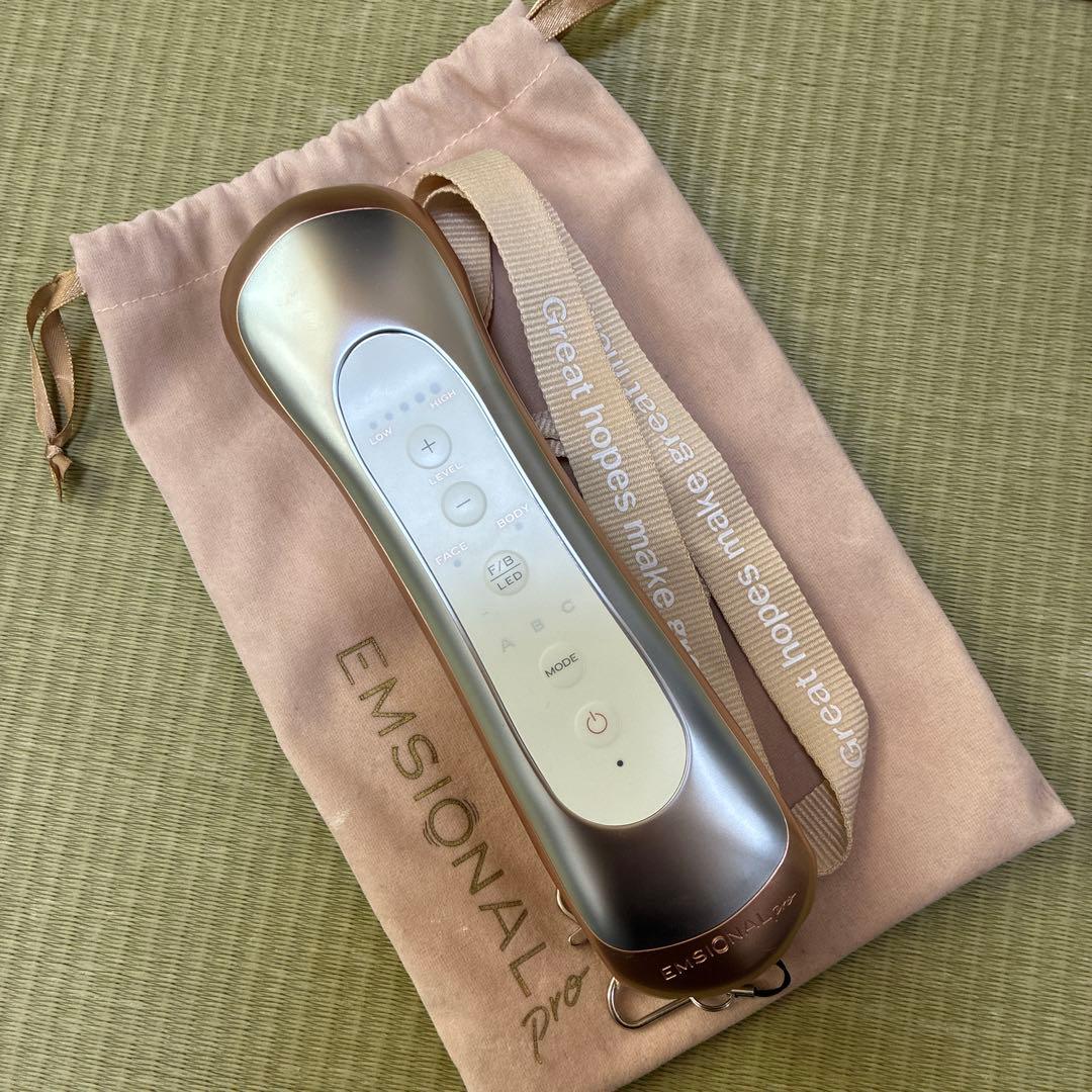 【期間限定値下げ中】　セプテム エモーショナルプロ 美顔器 EMS