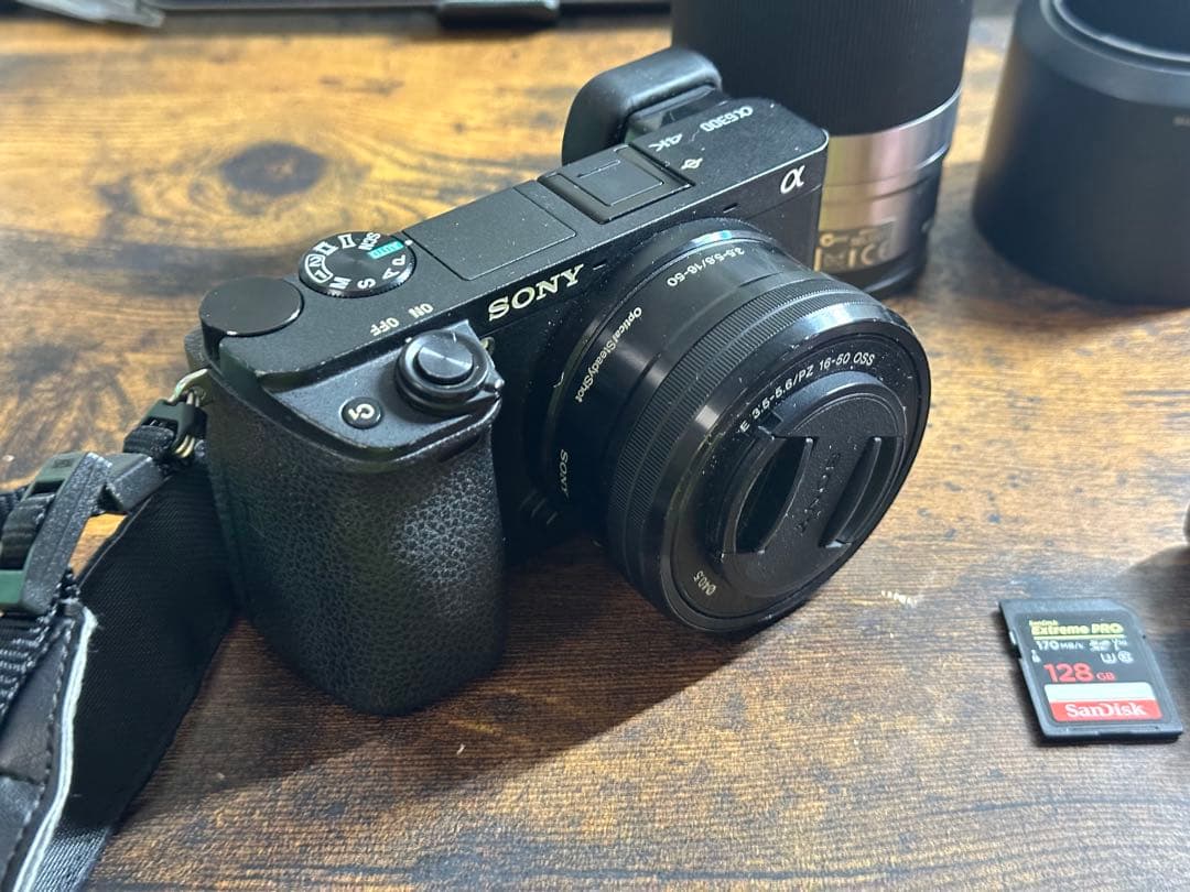 ひ*り様 Sony α6300 ミラーレスカメラ レンズ付き