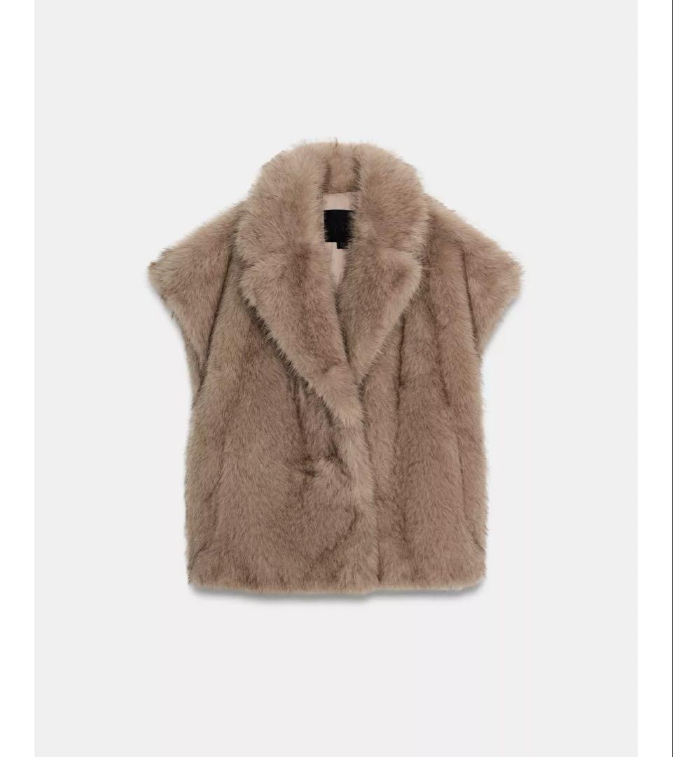 ひ*り様 タグ付き新品★ZARAのフェイクファーベストZW COLLECTION