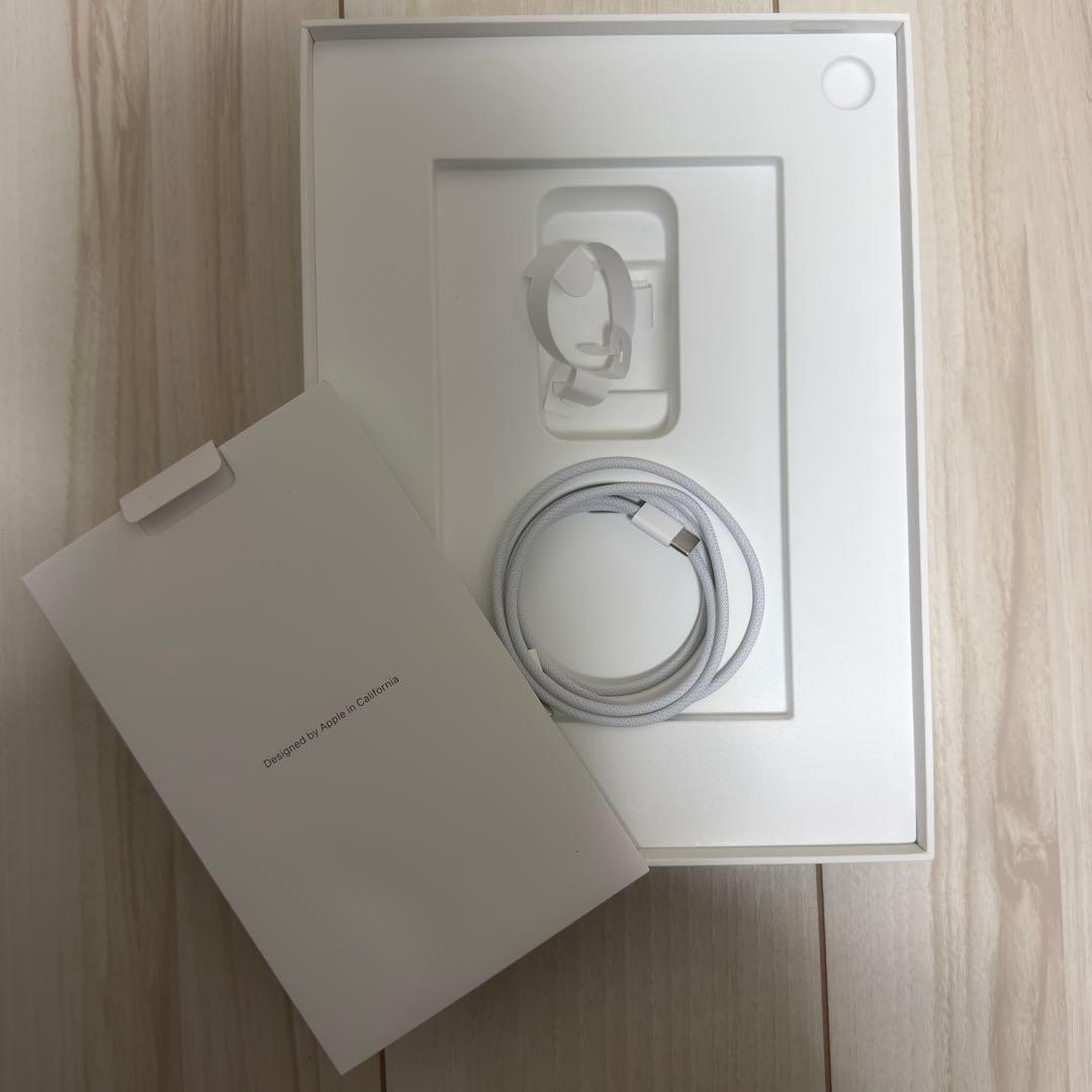 iPad第10世代シルバー64GBセルラーモデル