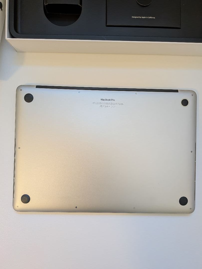 MacBook Pro 15インチ i7 2.8 GHz​16GB 512GB