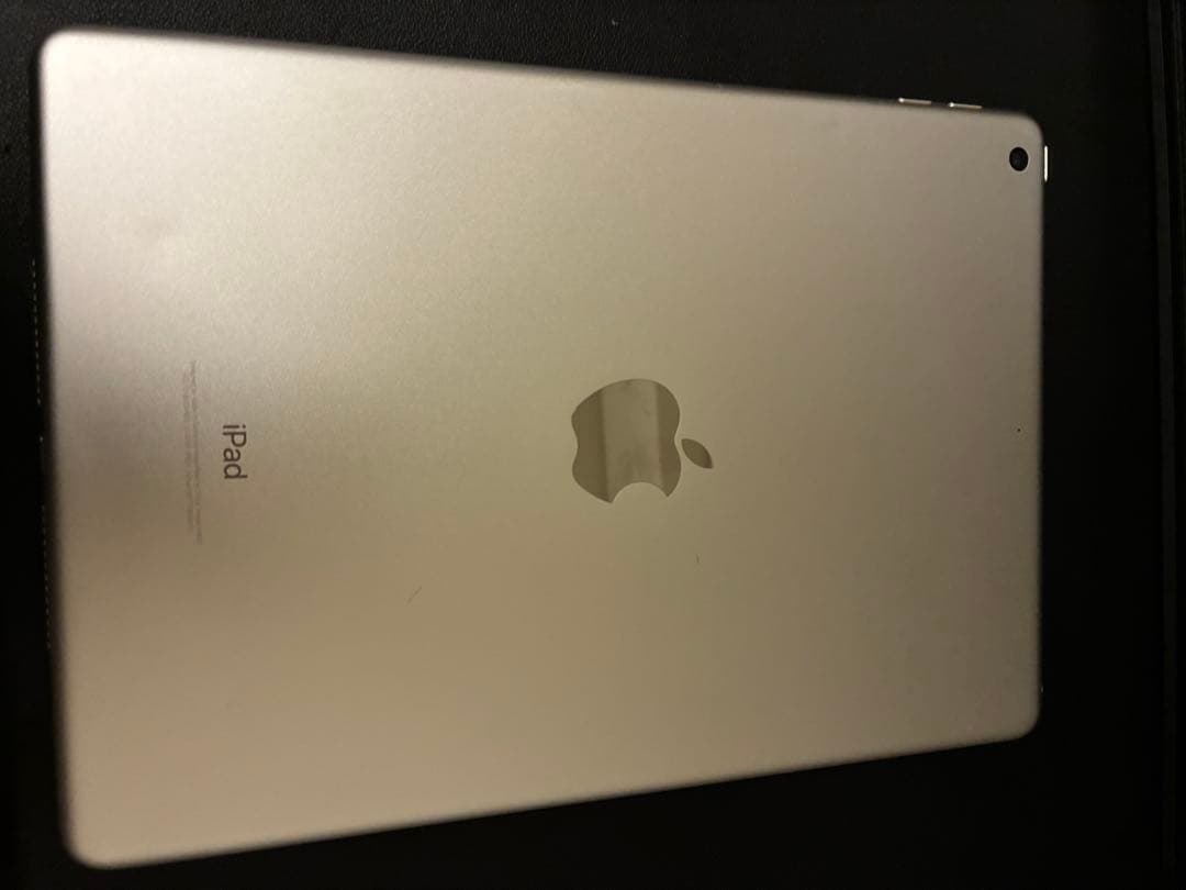 Apple iPad 代5世代 32GB シルバー 本体 充電ケーブル付き