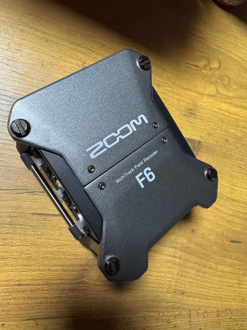 ZOOM F6 マルチトラックフィールドレコーダー