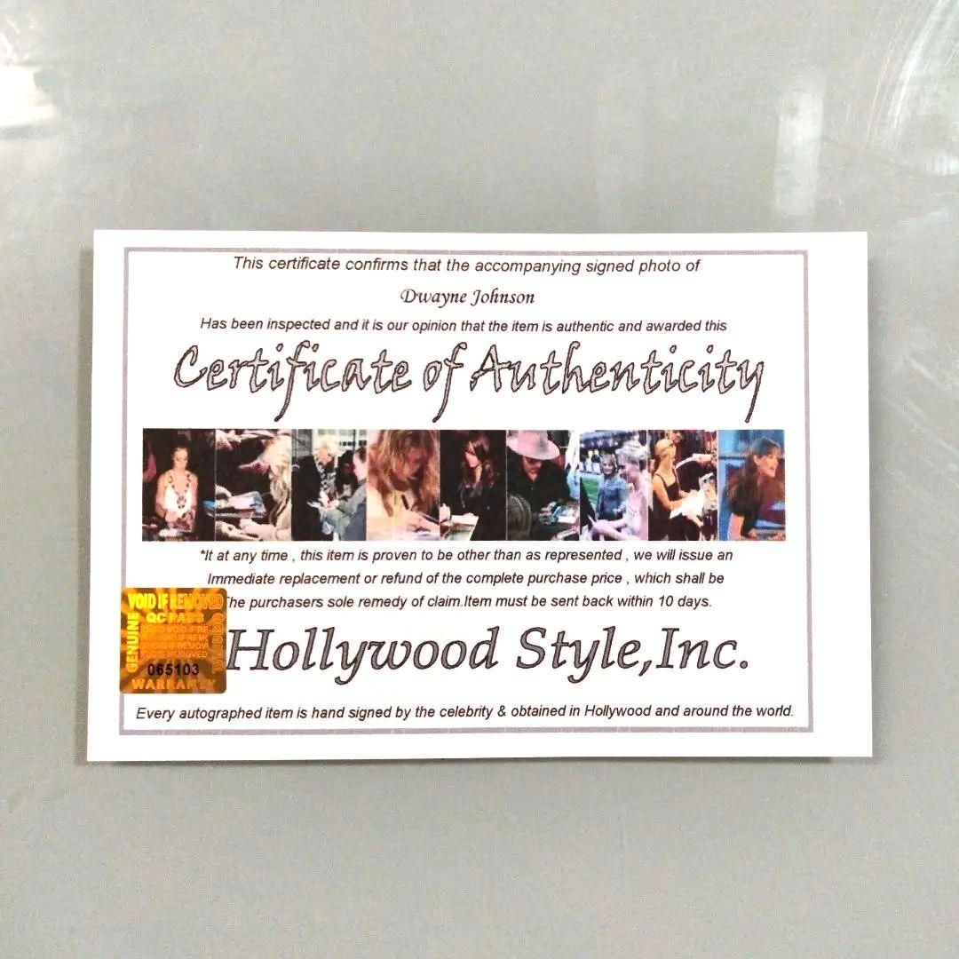Definition…ドウェイン・ジョンソン直筆サイン入り2Lサイズ写真…