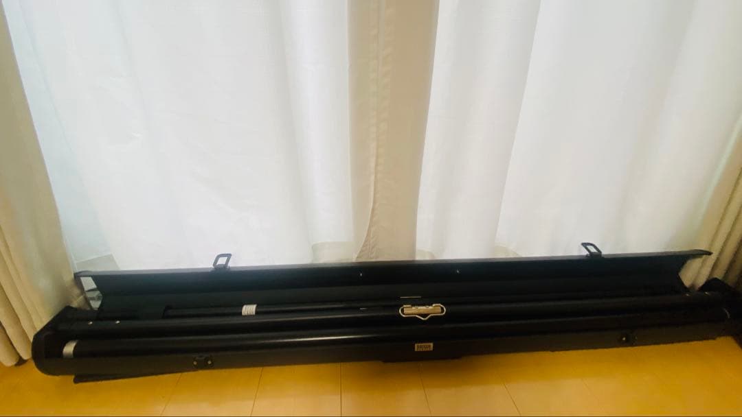 プロジェクタースクリーン 黒 収納ケース付き