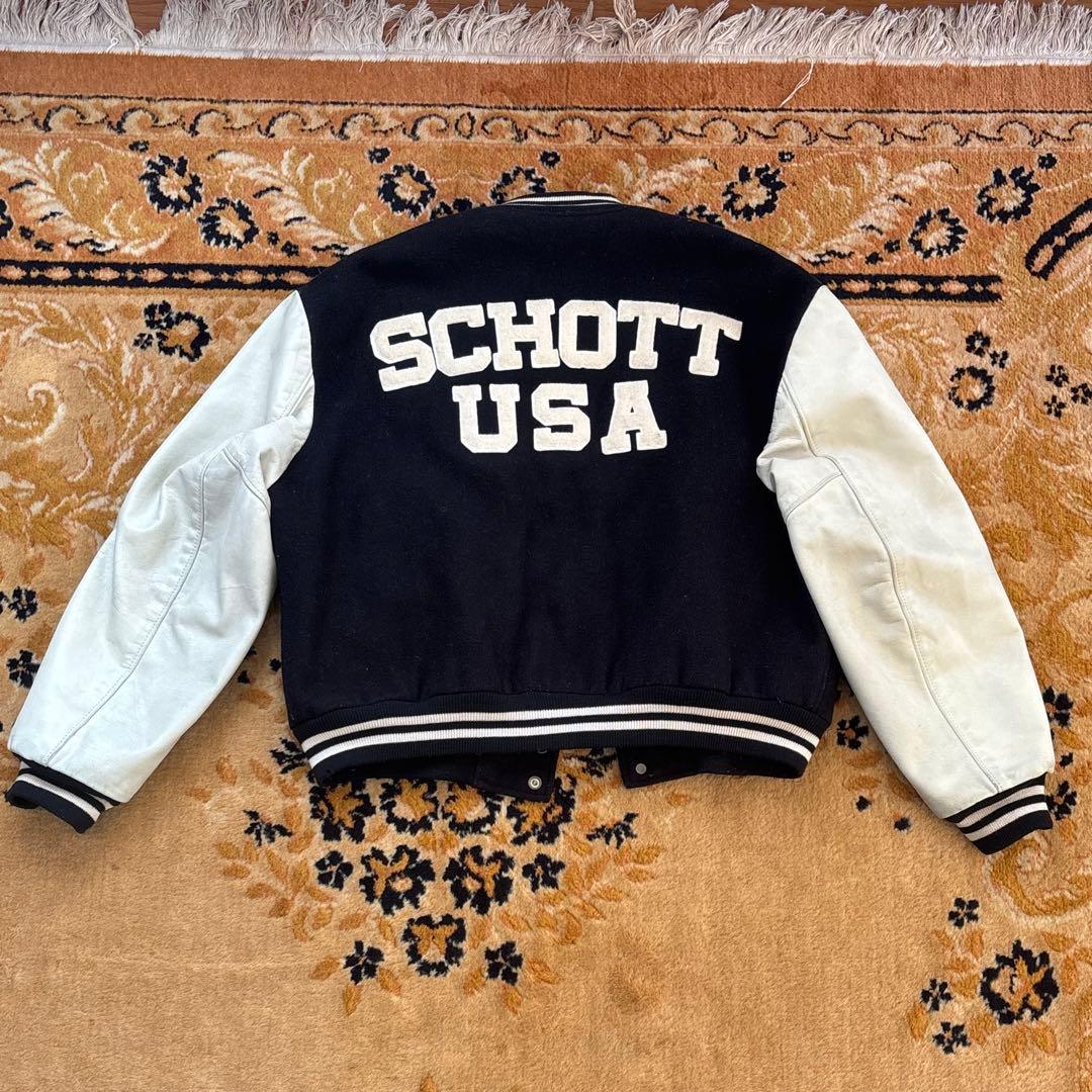 Schott スタジャン