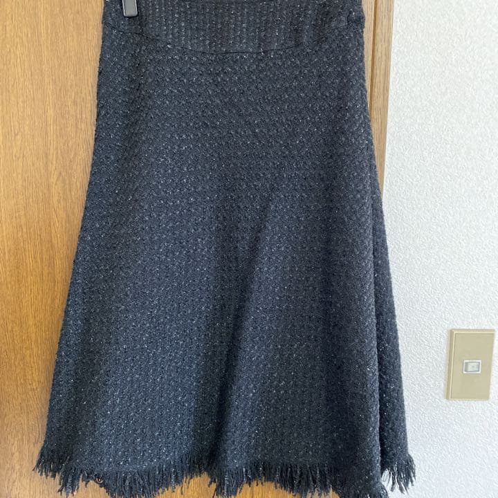 美品　ピノーレスーツ　上品なラメ入り　お買い得　値下げ