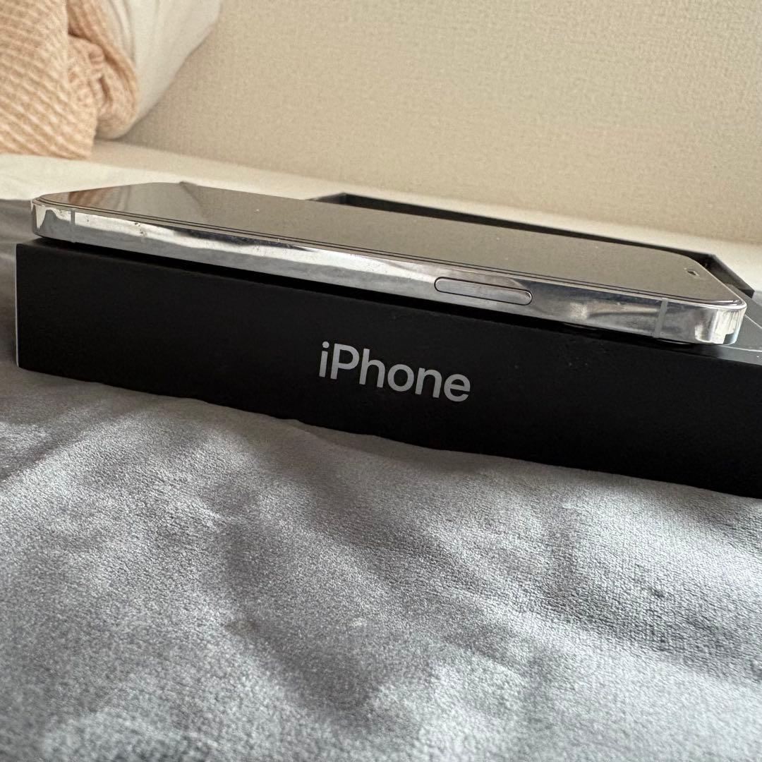 Apple iPhone 12 Pro 256GB ホワイト 箱付き