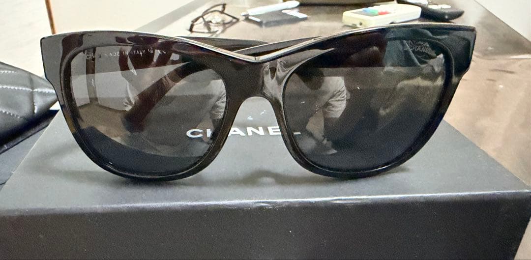 CHANEL ブラック サングラス