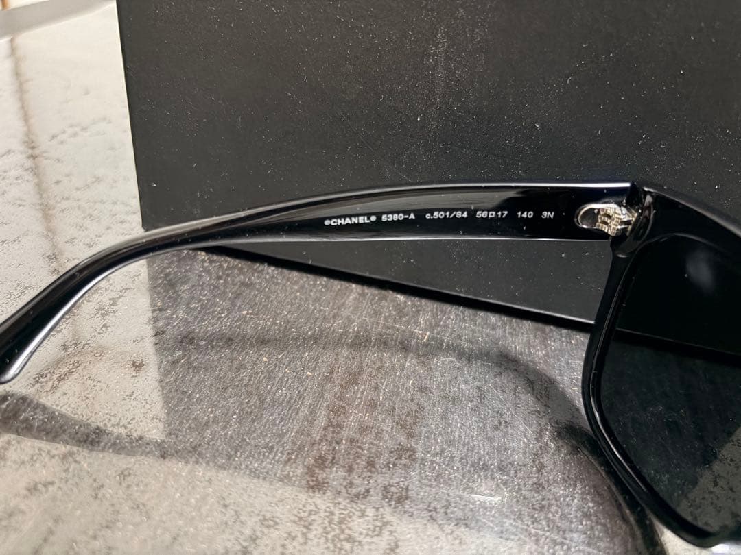 CHANEL ブラック サングラス