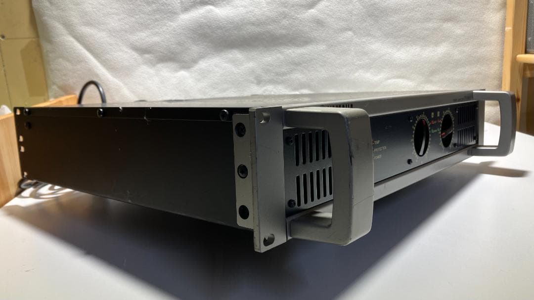 YAMAHA P1000S プロ用パワーアンプ