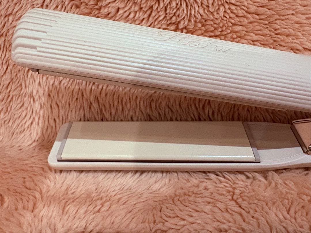 正規品 ReFa ストレートアイロン プロ　アイボリー　RE-AT-20A